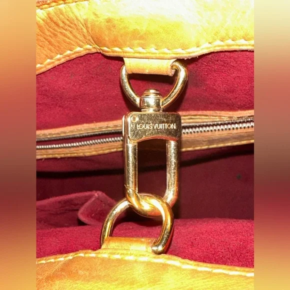 LOUIS VUITTON White Monogram Multicolore Aurelia MM Tote Bag - Picture 13 of 16